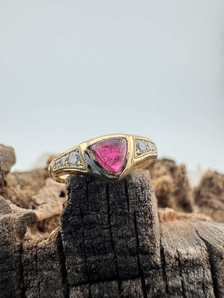 Pink Tourmaline / VS diamonds
