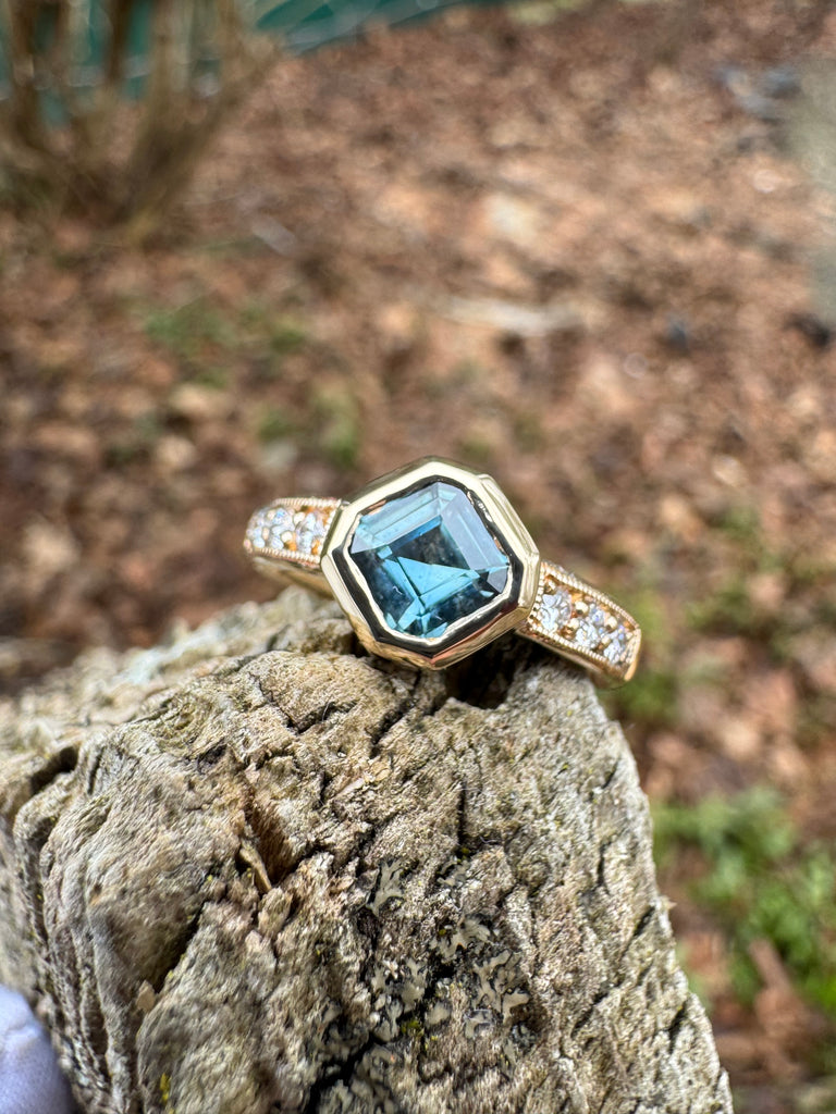 Blue Sapphire and Diamond ring