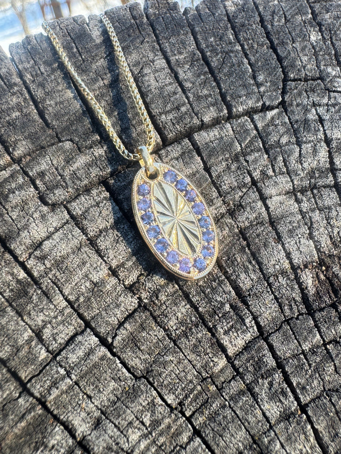 Purple Sapphire / 18k gold Gem Tag