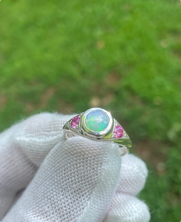 3rd eye ring Opal series// pink sapphire