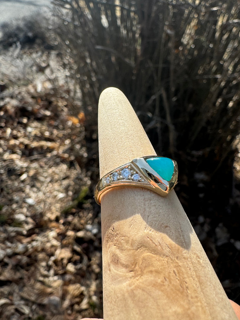 Gem Silica and diamonds ring