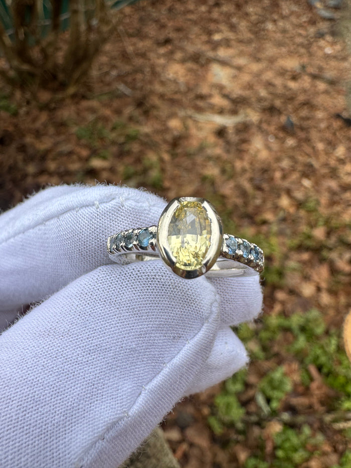 Yellow Sapphire / Montana Sapphire ring