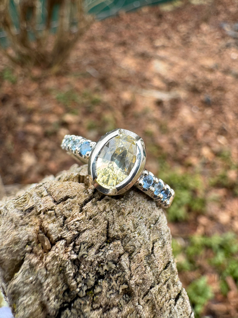 Yellow Sapphire / Montana Sapphire ring