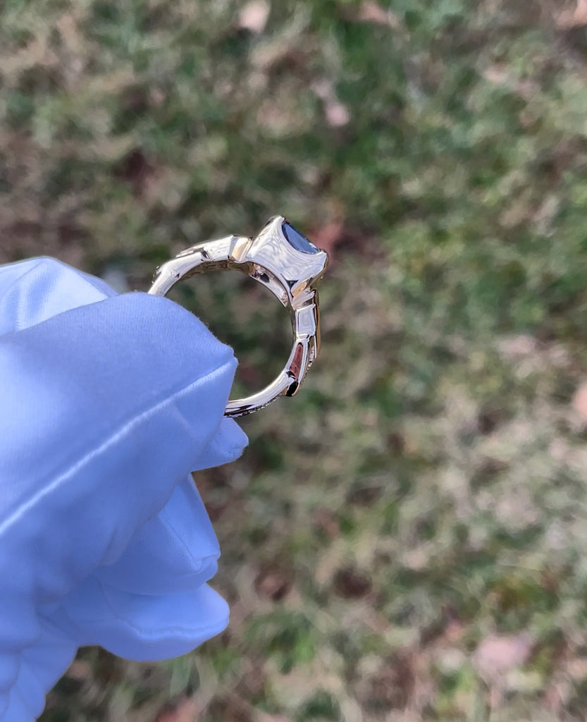 Sapphire and Diamond Ring 14ky