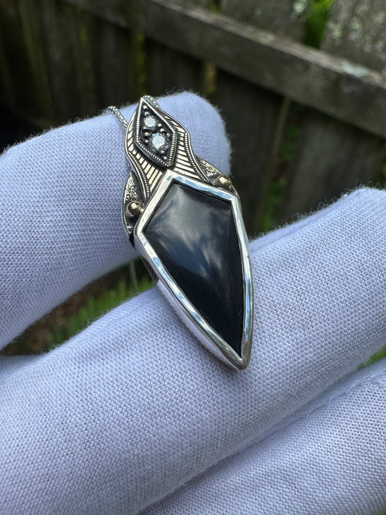Wyoming black jade x white diamond