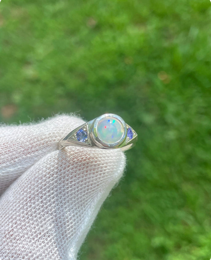 3rd eye ring Opal series // tanzanite