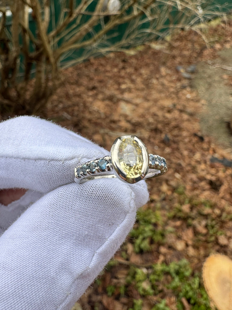 Yellow Sapphire / Montana Sapphire ring