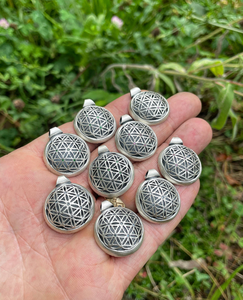 Flower of life clearance silver pendant