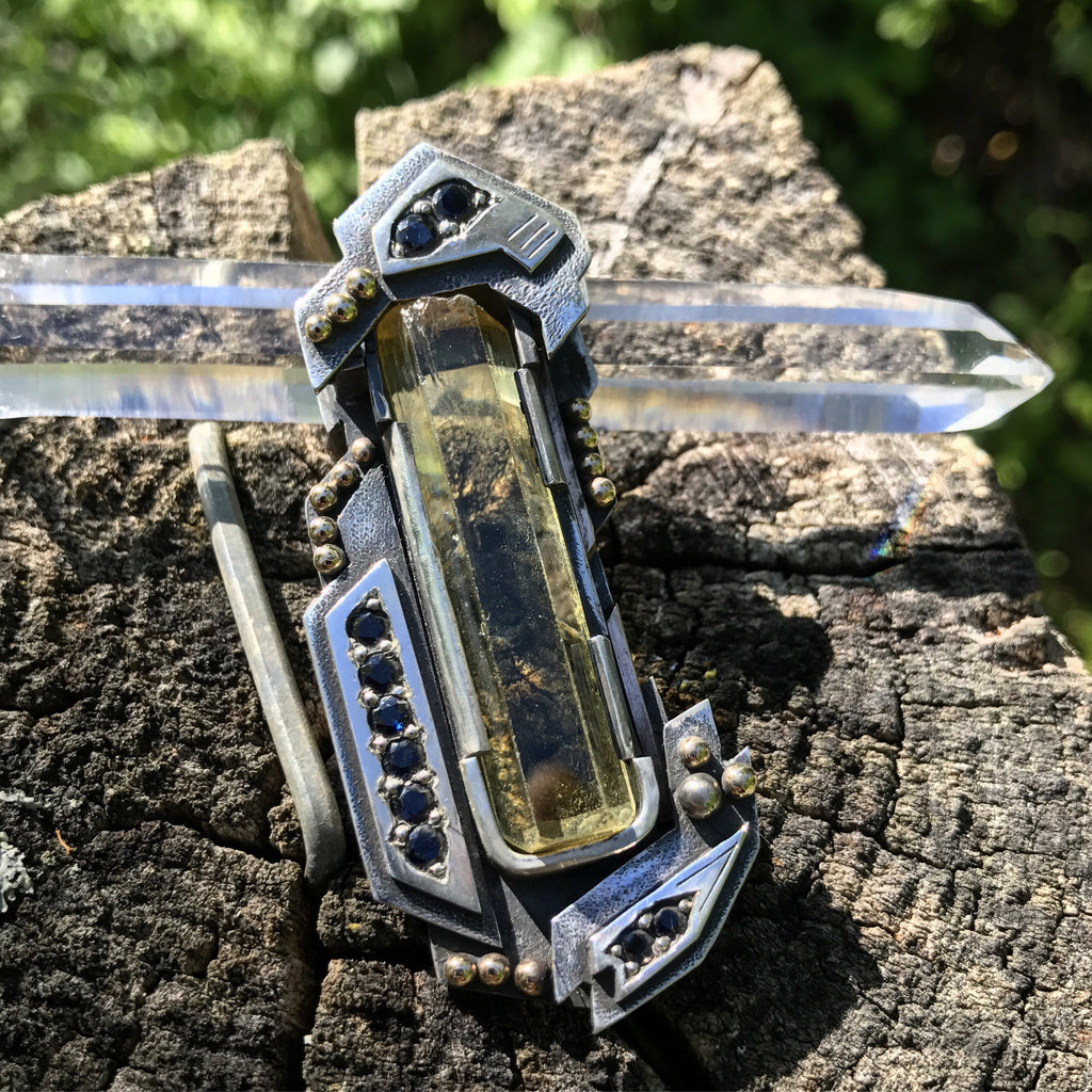 Heliodor and sapphire pendant